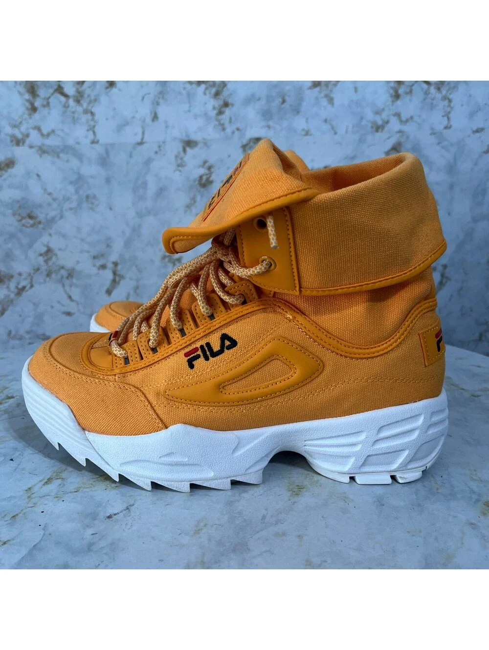 Fila upper discoloration